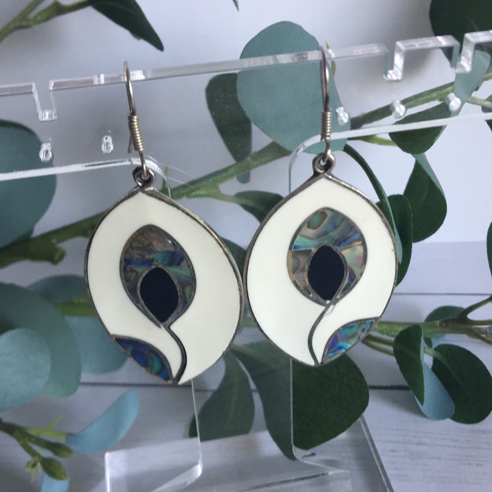 Vintage Alpaca Mexican Silver Inlay French Wire Earrings (Estate Find) - Picture 4 of 12